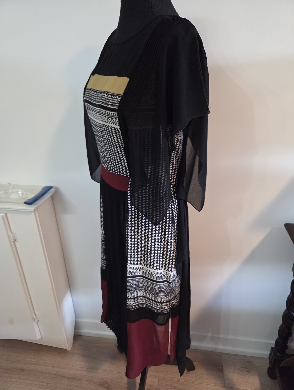 BCBG MAXAZRIA "Caterina" Runway Silk print pleated midi dress Sz S - Picture 5 of 15
